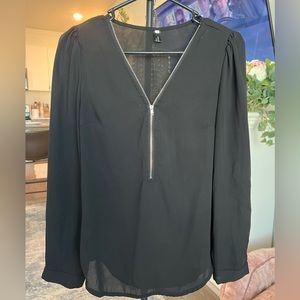 Lightweight black blouse - Size S